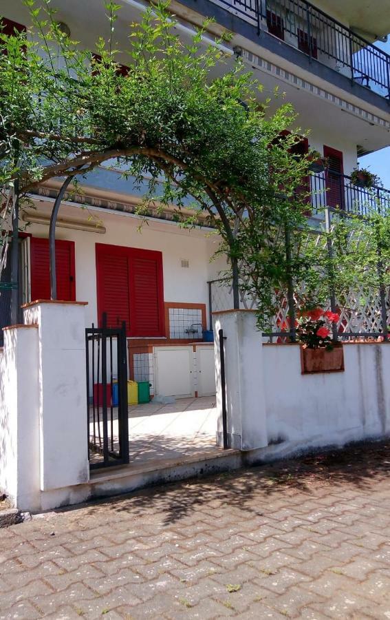 Aessebenessere Casavacanza Mascali Bagian luar foto