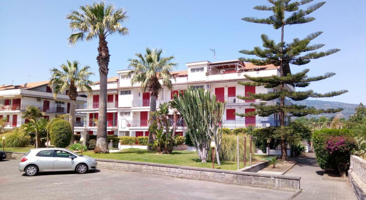 Aessebenessere Casavacanza Mascali Bagian luar foto