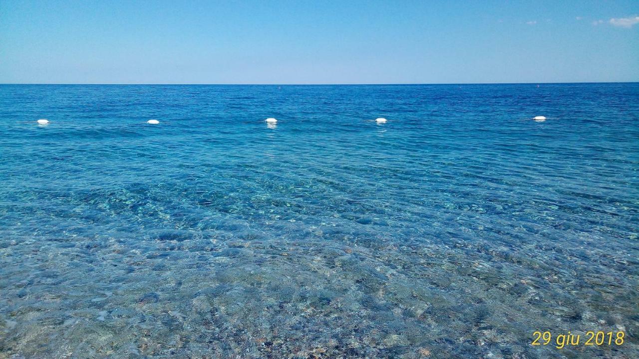Aessebenessere Casavacanza Mascali Bagian luar foto